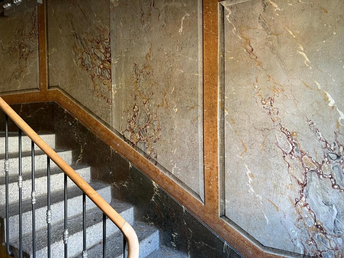Le Locle : Bel Appartement Chaleureux ภายนอก รูปภาพ